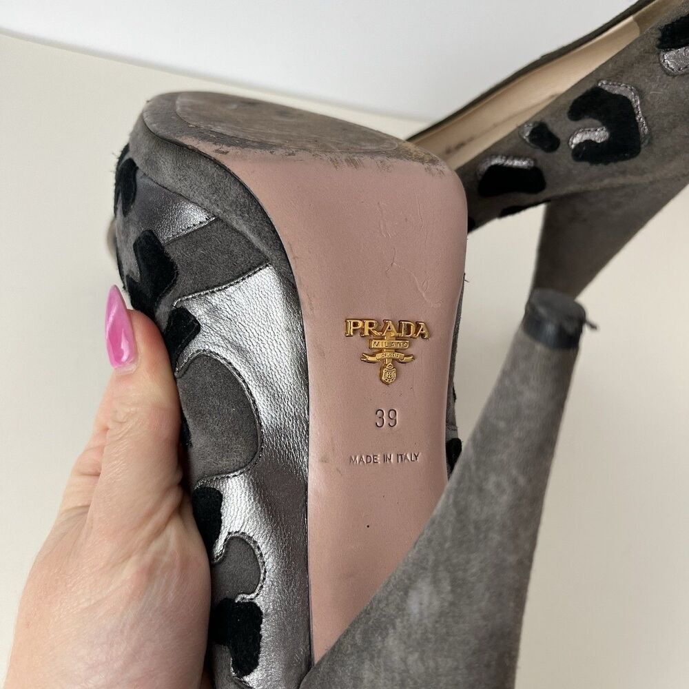 PRADA Size 39 Grey Black Suede Aplique Platform Pumps​ - Picture 4 of 6